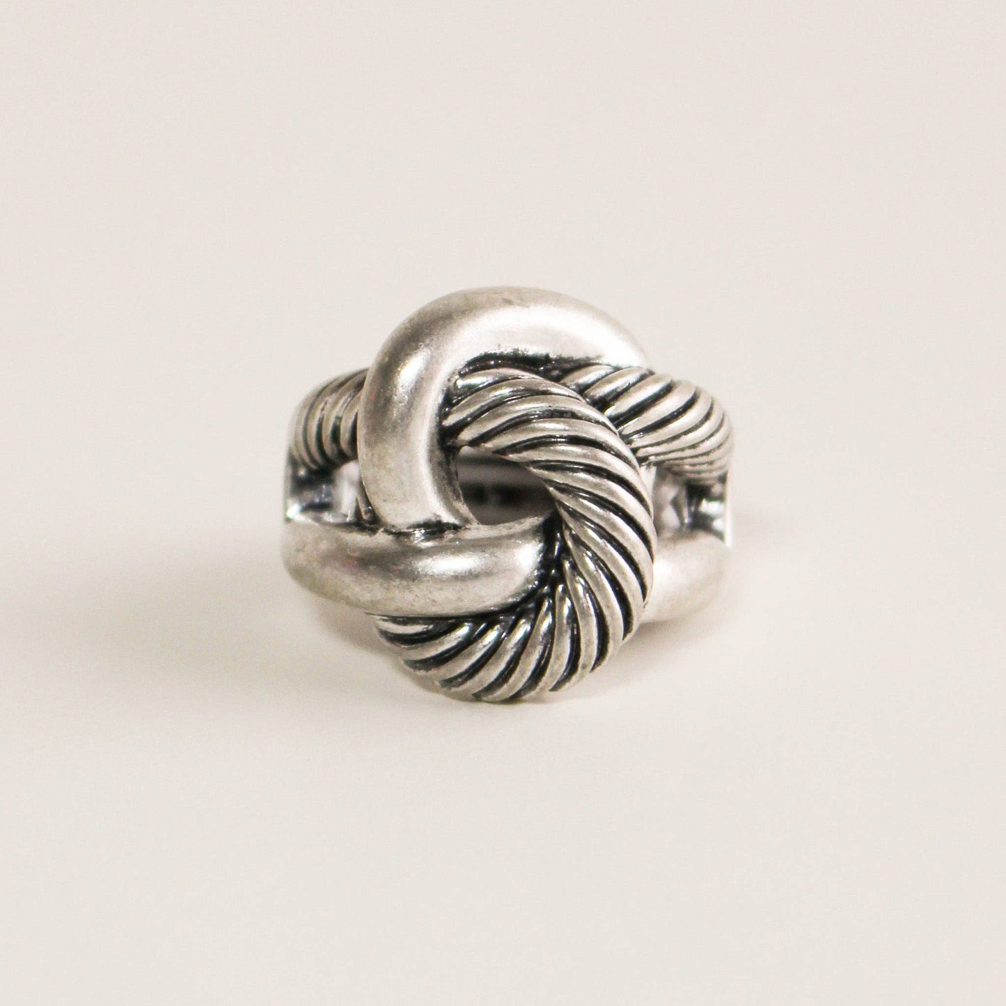 La-a SOLE - Oxidized Roped Knot Stretch Ring | Silver