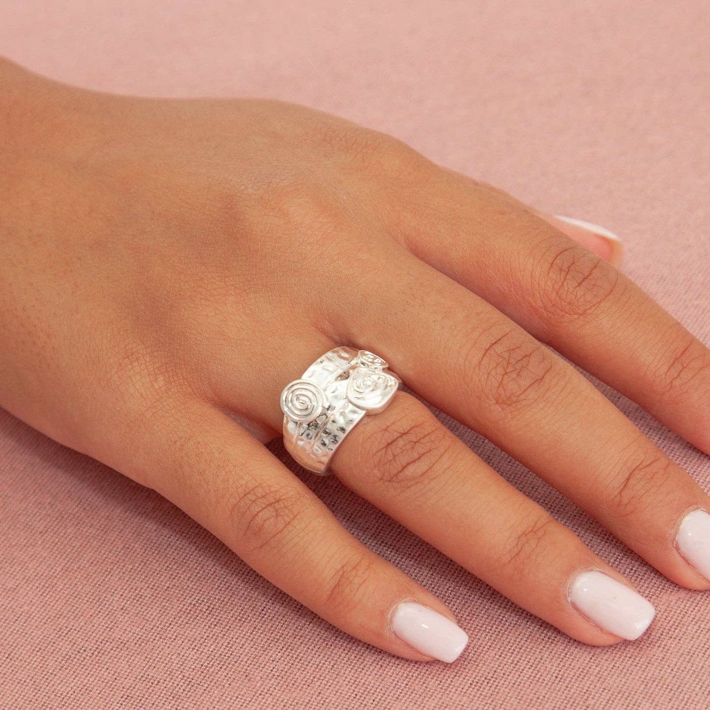 La-a SOLE - Wire Abstract Accented Stretch Ring | Silver