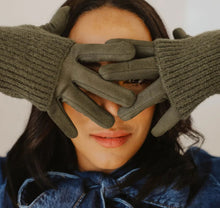 Load image into Gallery viewer, Ribbed Wrist-Warmer Faux Suede Gloves