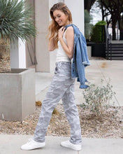 Load image into Gallery viewer, Camper Cargo Pants in Camo
