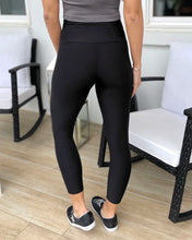 Load image into Gallery viewer, Cropped Midweight Daily Pocket Leggings-Black