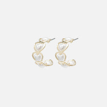 Load image into Gallery viewer, Gold half-circle earrings with heart-shaped pearls