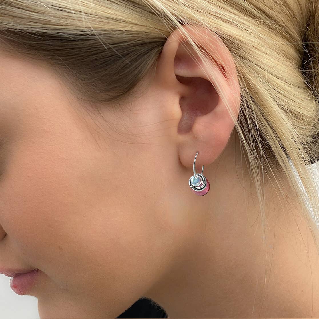 LT32 Drop earrings come with 6 interchangeable colours.