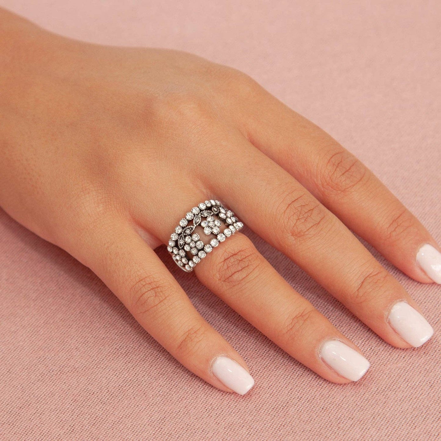 La-a SOLE - Oxidized Silver w/ CZ Stretch Ring