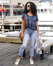 Load image into Gallery viewer, Perfect Pocket Tee in Solids