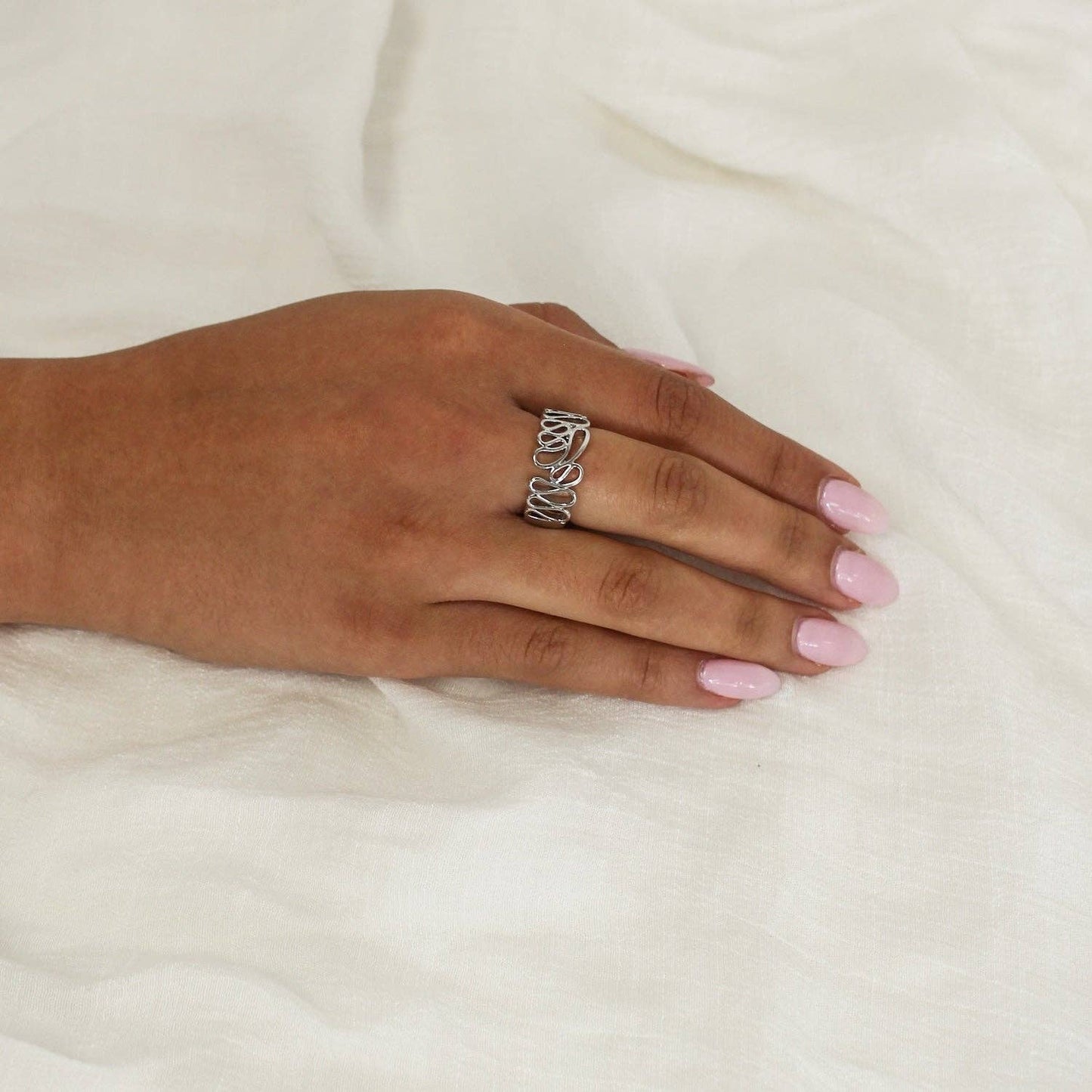 La-a SOLE - Swirled Design Silver Stretch Ring