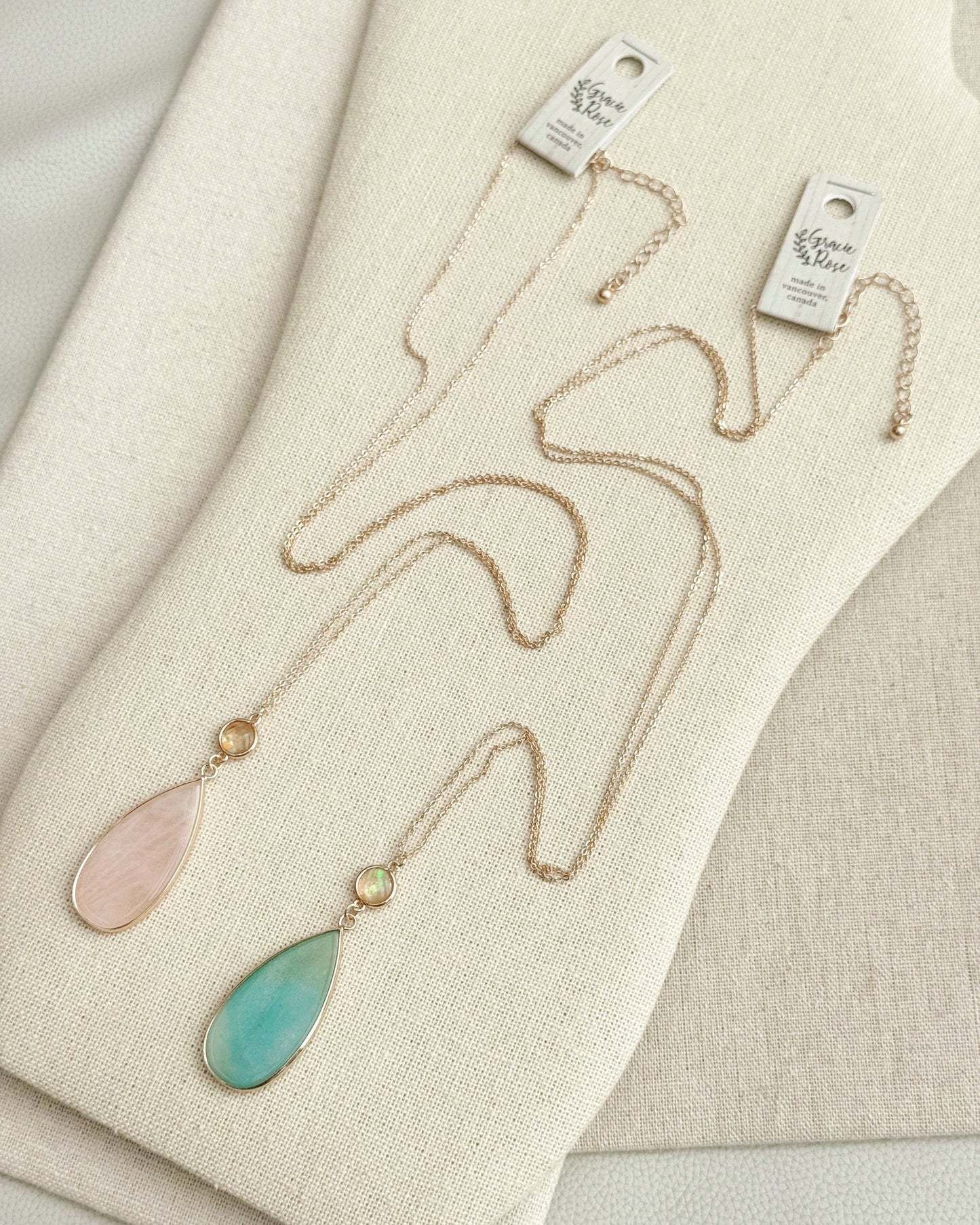 Semi-Precious Stone Teardrop Shell Pendant Gold Necklace 88771