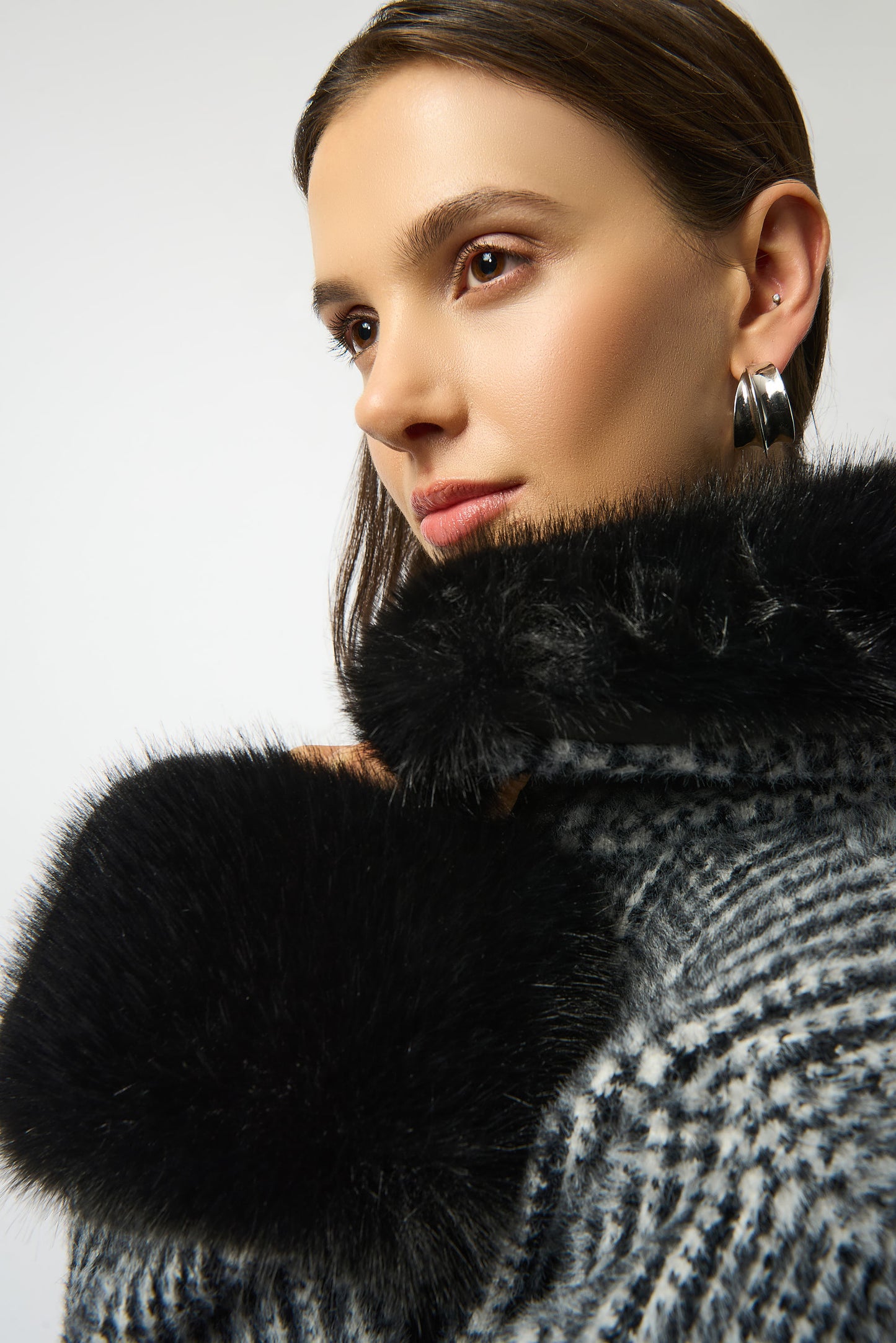 Feather Yarn Plaid Jacquard Coat with Faux Fur Trim 253900 SALE