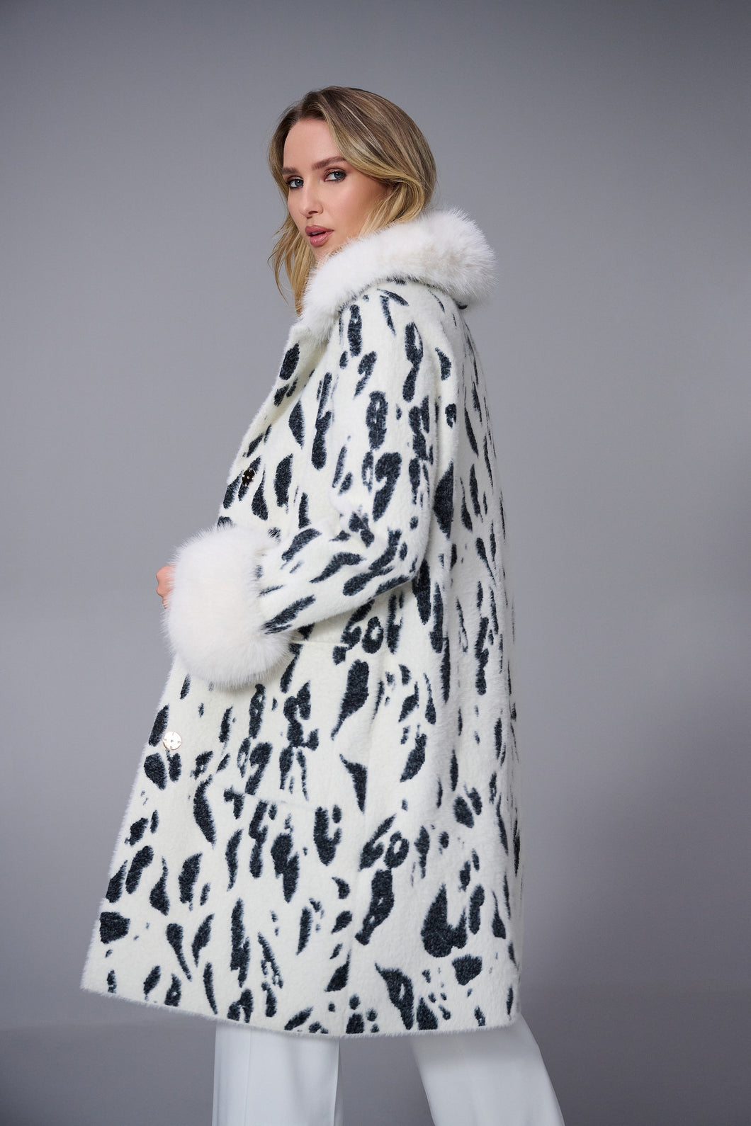 Feather Yarn Animal Jacquard Coat with Faux Fur Trim 253904