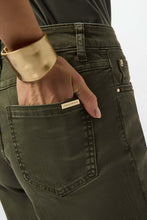 Load image into Gallery viewer, Goldie | Classic Wide-Leg Stretch Denim Jeans 253950
