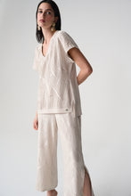 Load image into Gallery viewer, Pleated Satin Boxy Top With Silky Knit Back 261160
