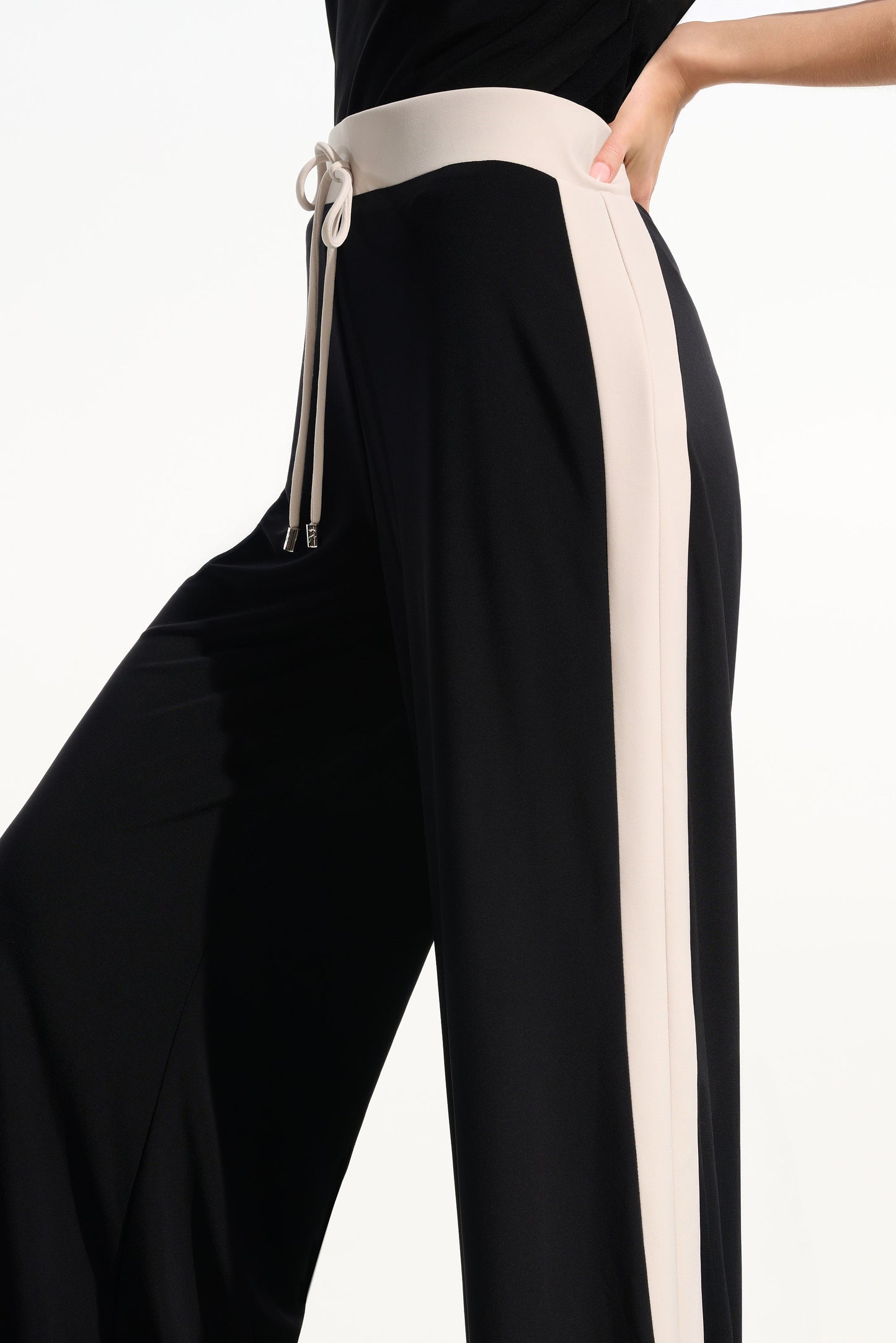Silky Knit Color Block Wide Leg Pull-On Pants 261612