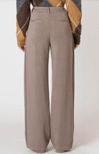 Load image into Gallery viewer, Crystal Wide Leg Knit Trouser 2622211
