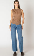 Load image into Gallery viewer, Angela Pleat Detail Top 2624024
