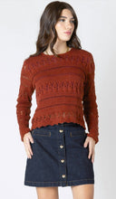 Load image into Gallery viewer, Scallop Hem Crochet Top
