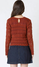 Load image into Gallery viewer, Scallop Hem Crochet Top
