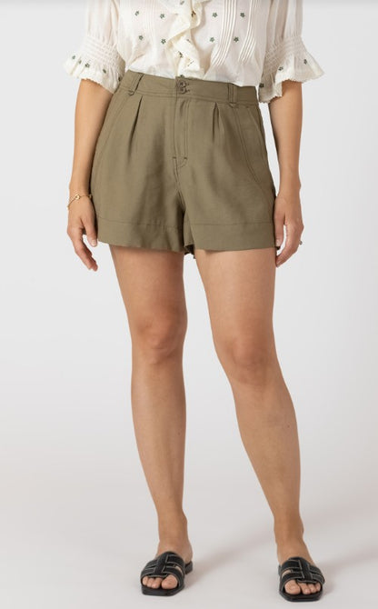 Relaxed Short 2722704