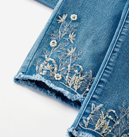 Embellished Capri Denim Pants 423816
