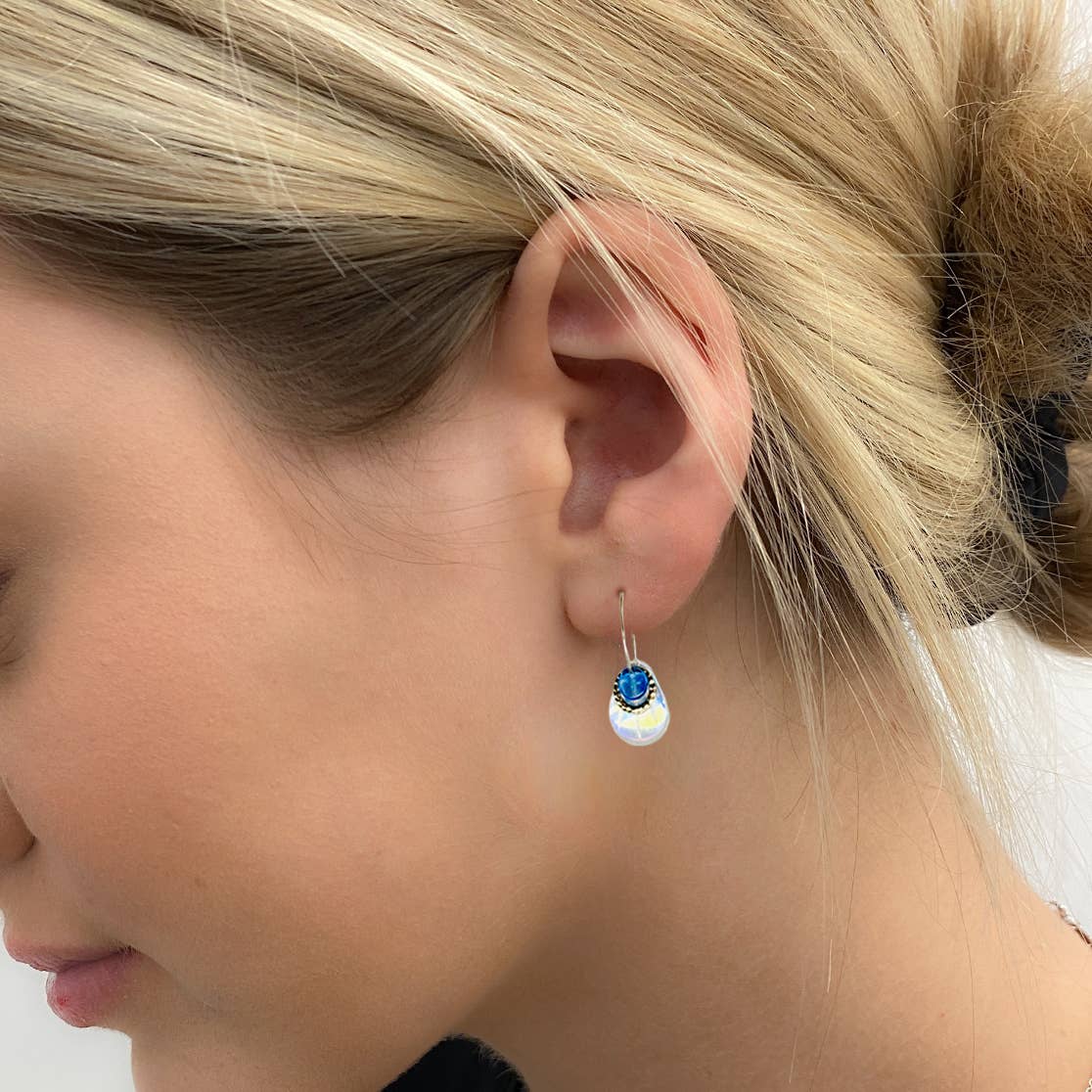 PT30 - Dangle earrings come with 9 interchangeable colours.