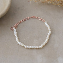 Load image into Gallery viewer, Alyssa Bracelet - White Pearl
