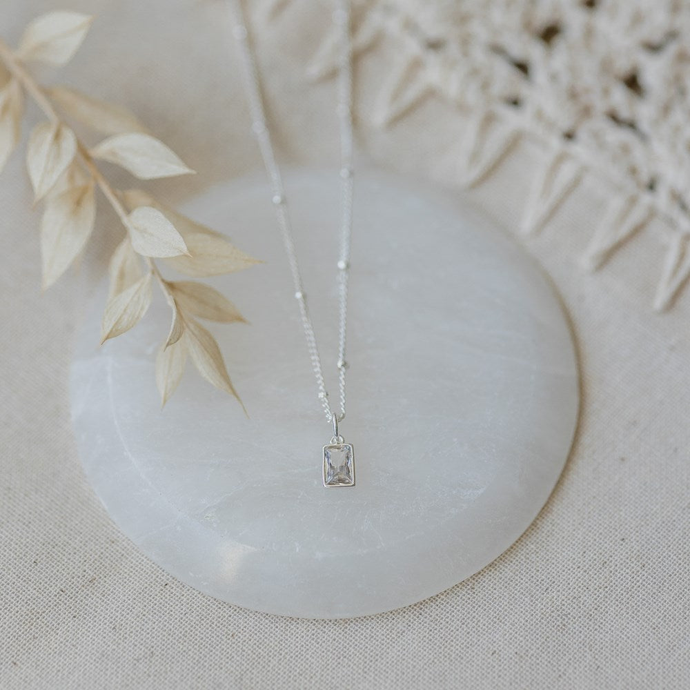 Glim Necklace