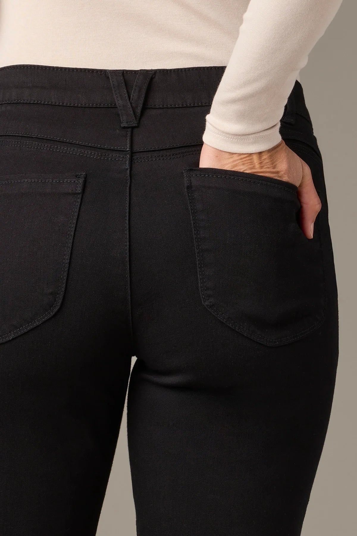 Sawyer Mid-Rise Straight Leg Jeans in Black