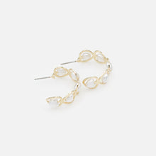 Load image into Gallery viewer, Gold half-circle earrings with heart-shaped pearls
