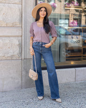 Load image into Gallery viewer, Scoop Neck Puff Sleeve Top

