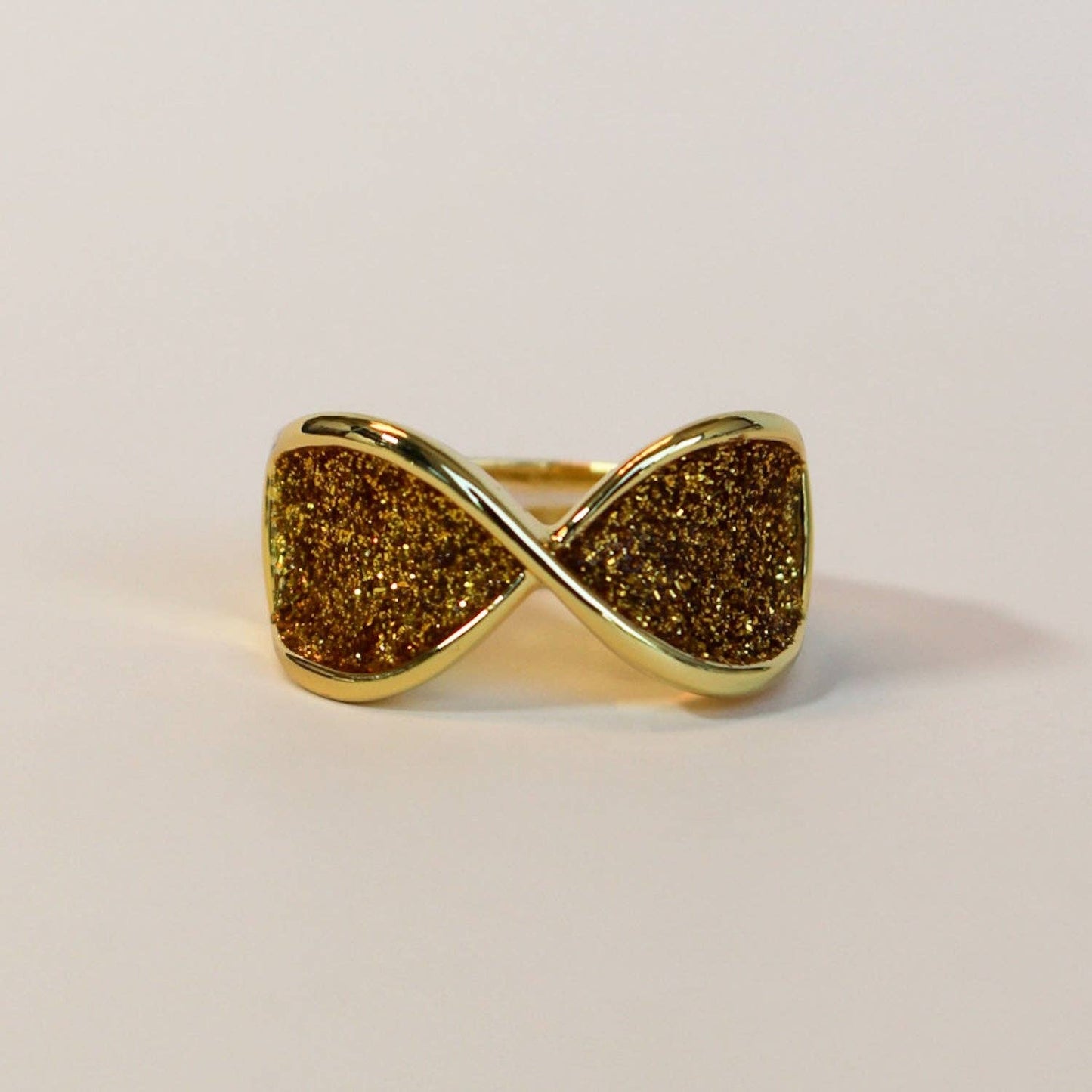 La-a SOLE - Twisted Gold w/ Sparkles Stretch Ring