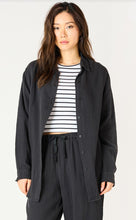 Load image into Gallery viewer, Long Sleeved Textured Button Up Blouse
