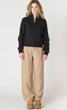 Load image into Gallery viewer, Black Cable Knit-2627024
