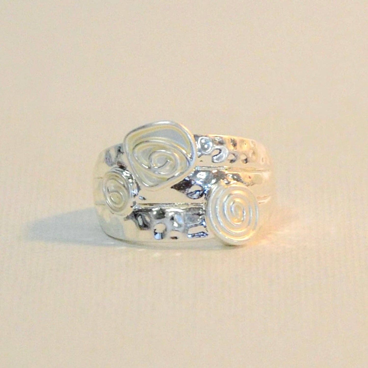 La-a SOLE - Wire Abstract Accented Stretch Ring | Silver