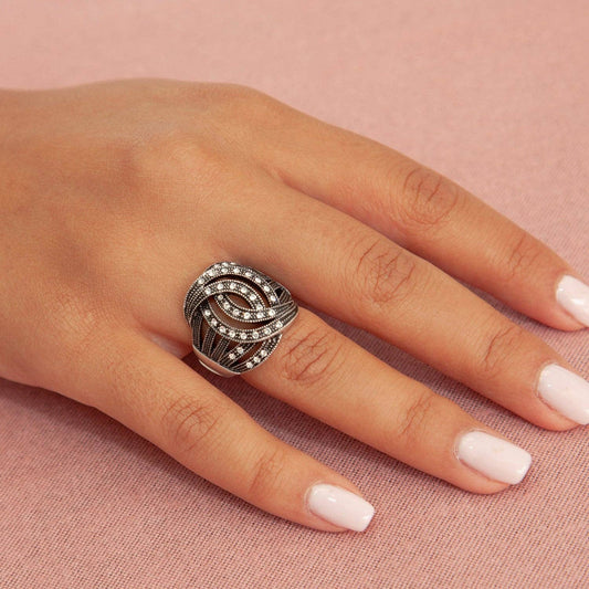 La-a SOLE - Ribbon & CZ Swirl Design Stretch Ring | Silver