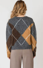 Load image into Gallery viewer, Colins Argyle Sweater 2627011

