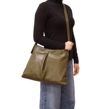 Load image into Gallery viewer, Journee Crossbody-Black
