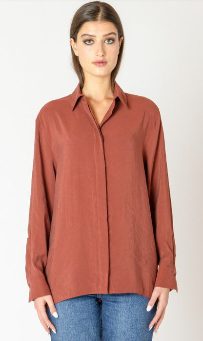 Nikki Button Back Flowy Blouse 2623708