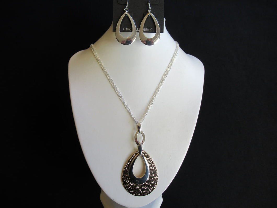 Teardrop Necklace Set