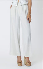Load image into Gallery viewer, Rose Wide Leg Linen Pant 2522710
