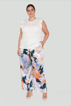 Load image into Gallery viewer, Pleated Wide Leg Pant PLUS
