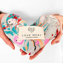 Load image into Gallery viewer, Eye Love Pillow - toulouse
