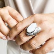 Antic & Scratch Finish Wide Metallic & Oval Natural Shell Ring