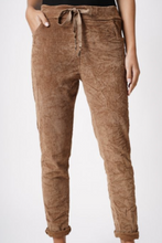 Load image into Gallery viewer, Heavy Corduroy Jegging
