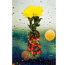 Load image into Gallery viewer, Suction-Cup Flower Vase
