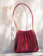 Load image into Gallery viewer, Carrie Shoulder Bag
