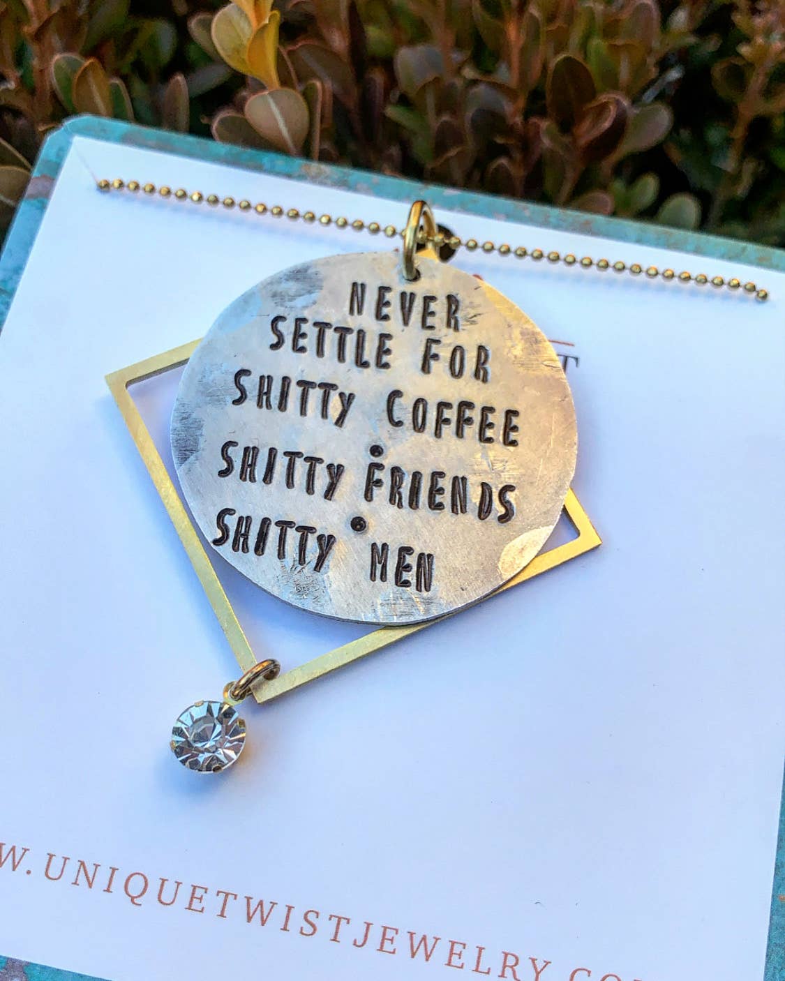 Unique Twist Jewelry - Never Settle Necklace