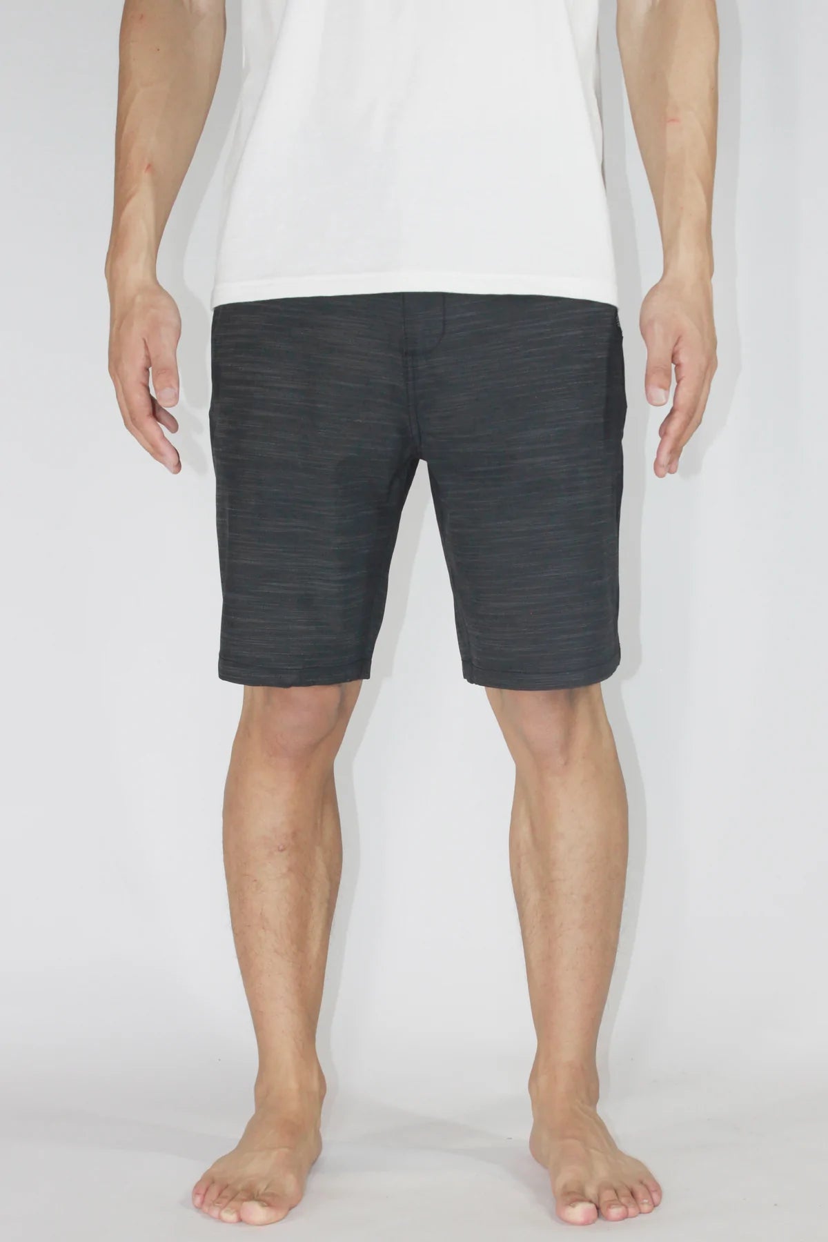 Leisure Loose Hybrid Short 9"